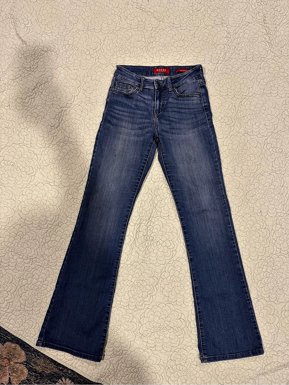 GUESS Mid Rise Boot Cut Women's Blue
Size 25